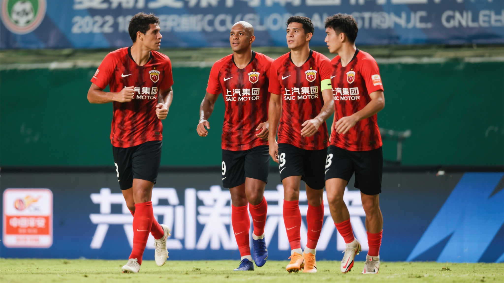 兩隊多年來 兩隊多年來