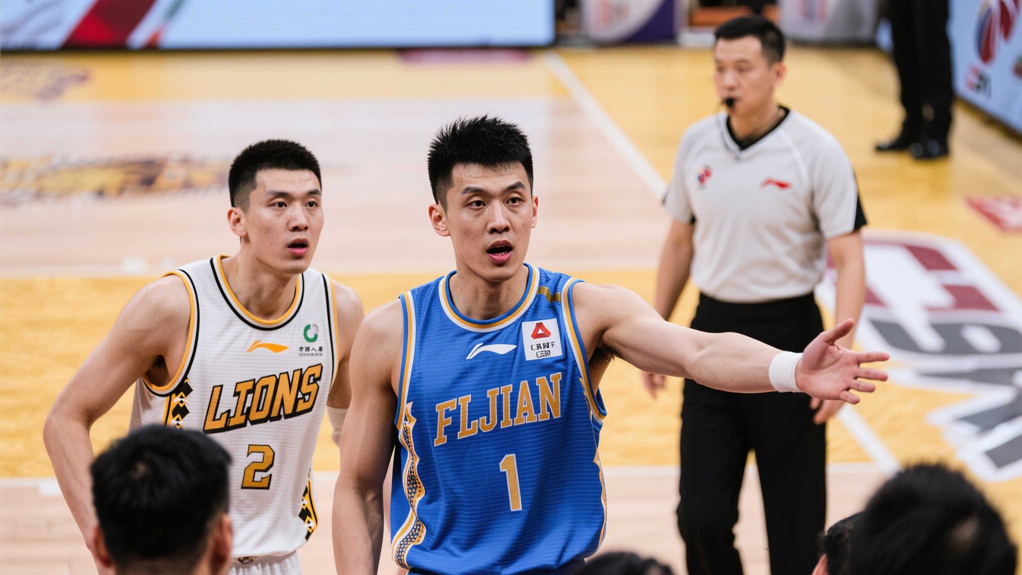 而加拿大则 而加拿大则